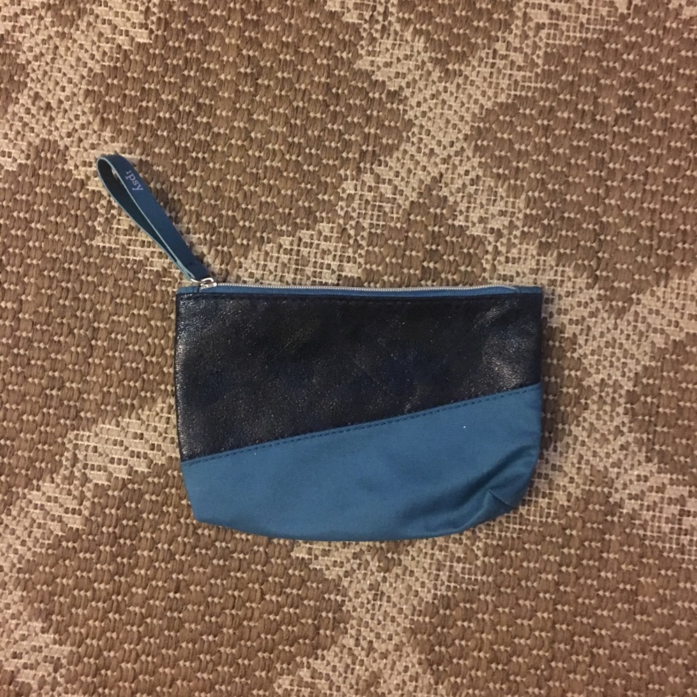 MYSTERY MAKEUP BAG💄🎀💋 - Picture 2 of 5